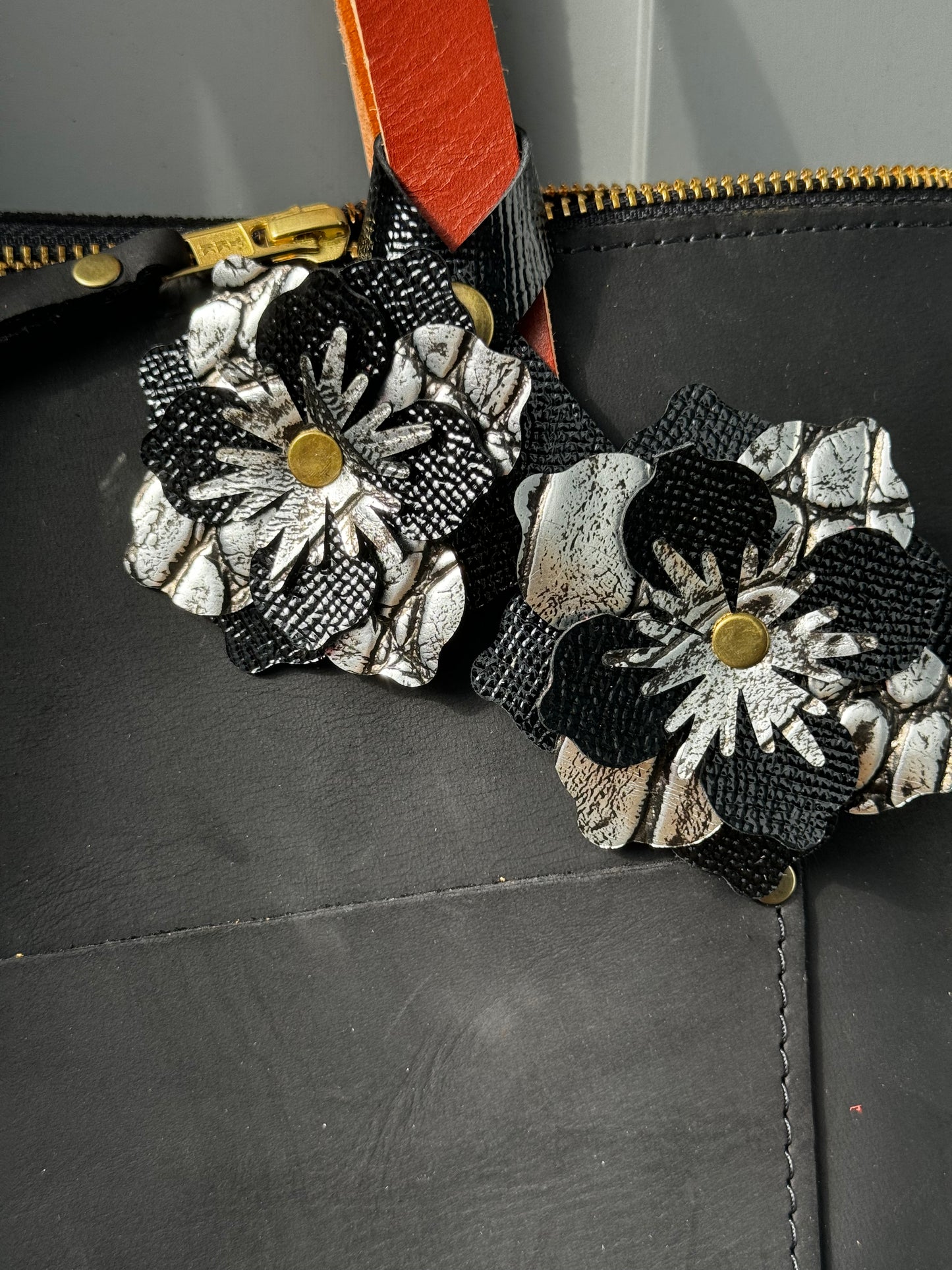 Everbloom Leather Flower Double - Black and Silver