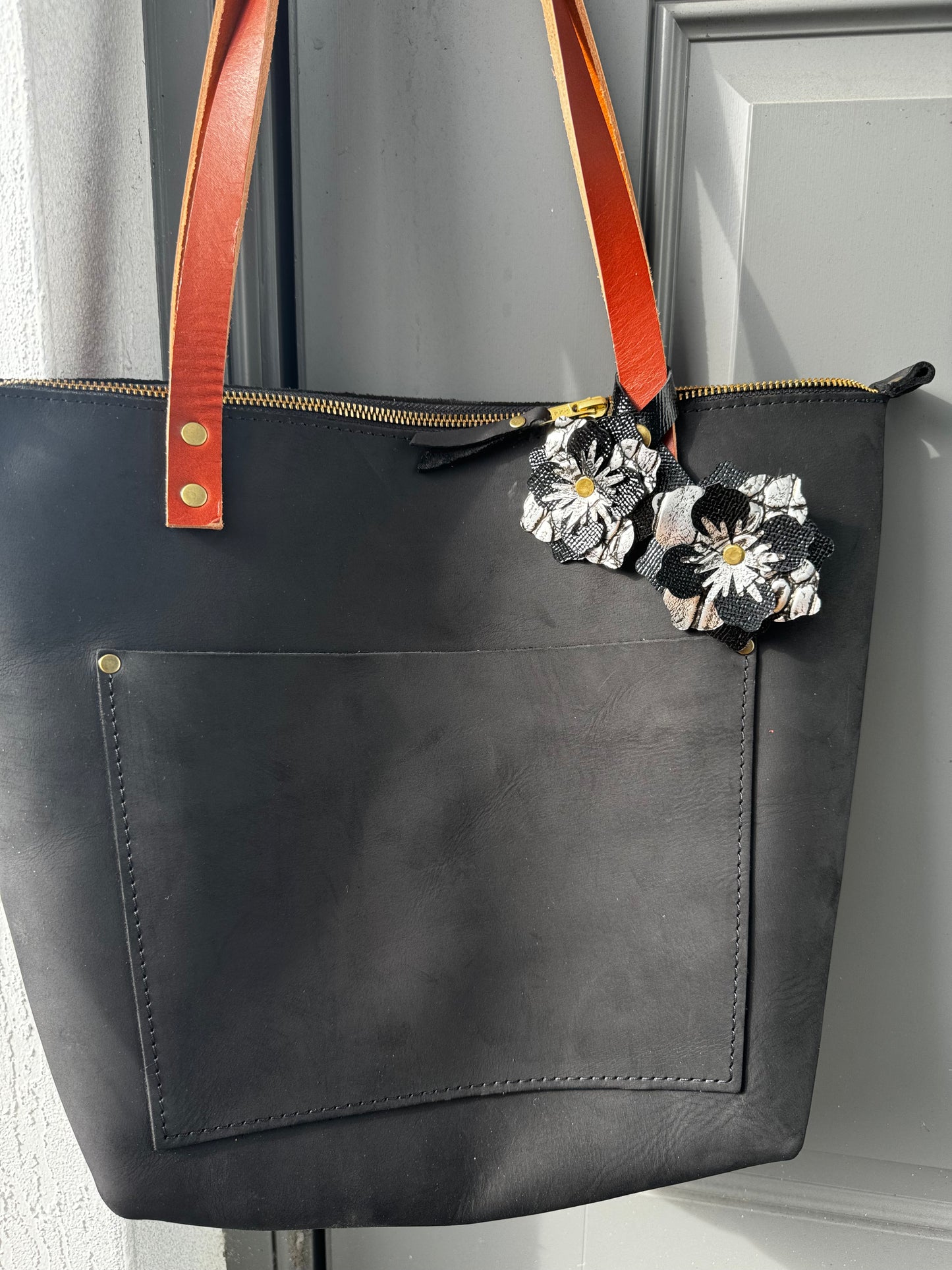 Everbloom Leather Flower Double - Black and Silver