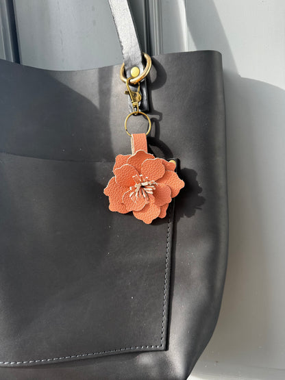 Everbloom Leather Fower Small - Peach Fizz
