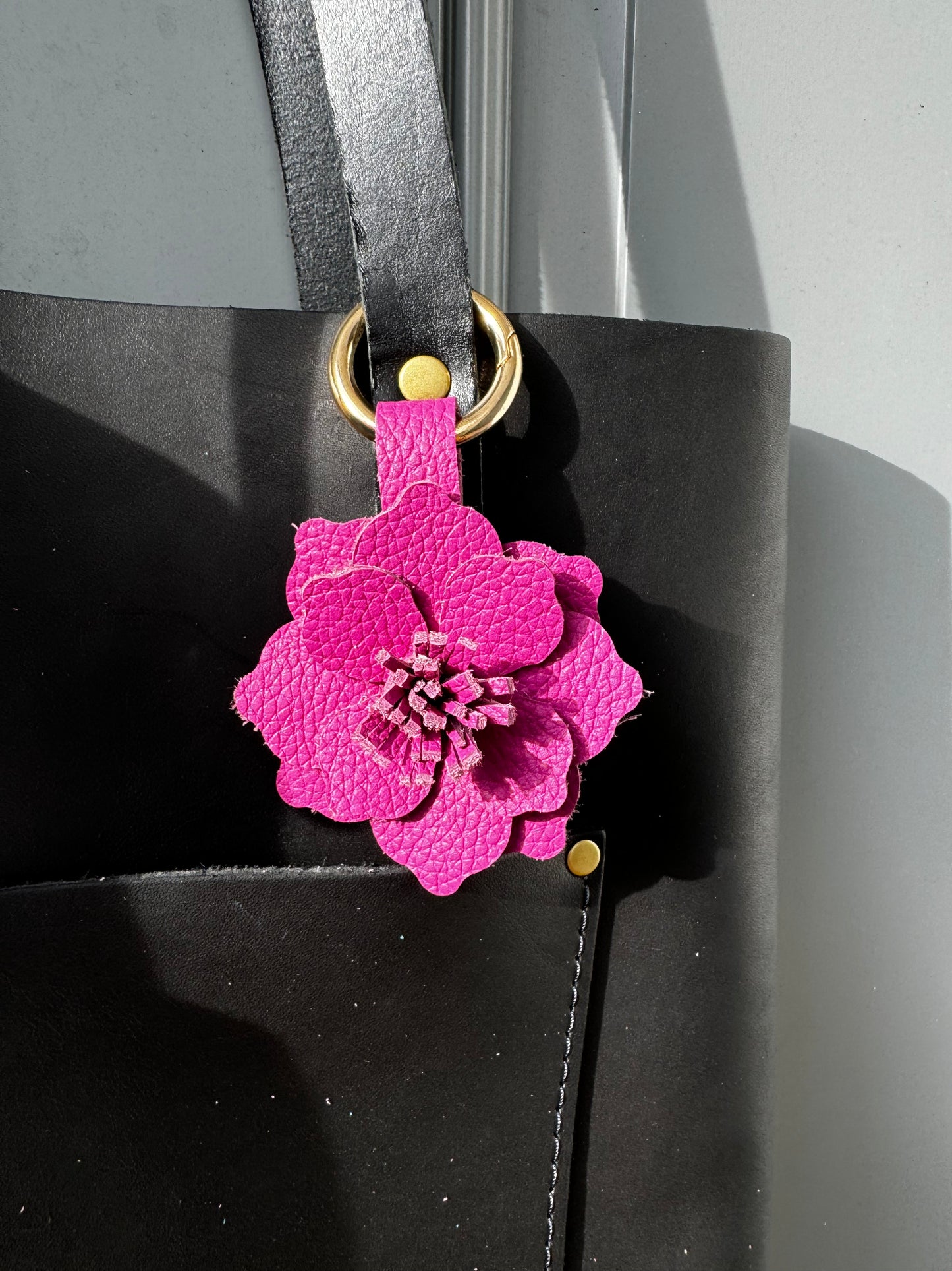 Everbloom Leather Flower Large - Hibiscus/Pink Peacock