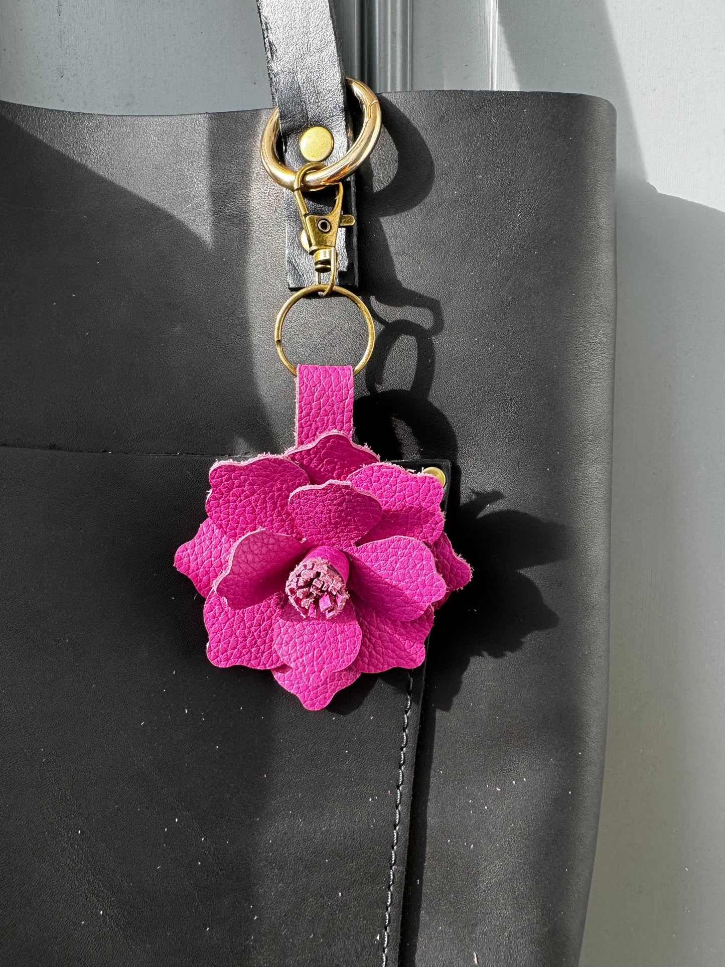 Everbloom Leather Flower Small - Hibiscus/ Pink Peacock