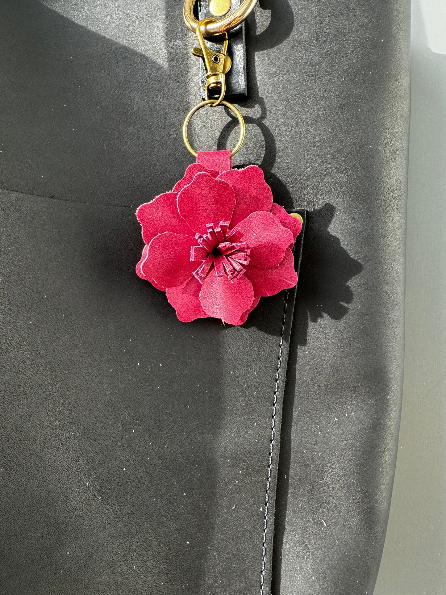 Everbloom Leather Flower Small  - Old Rose